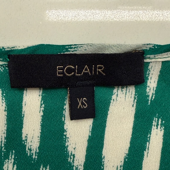 Chic Green Patterned Tank Top - Picture 3 of 3